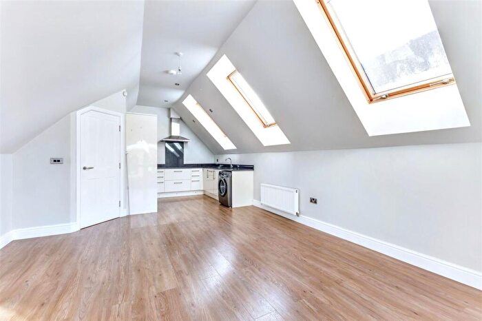2 Bedroom Flat For Sale In Clifford Road, Clifford Chambers, CV37