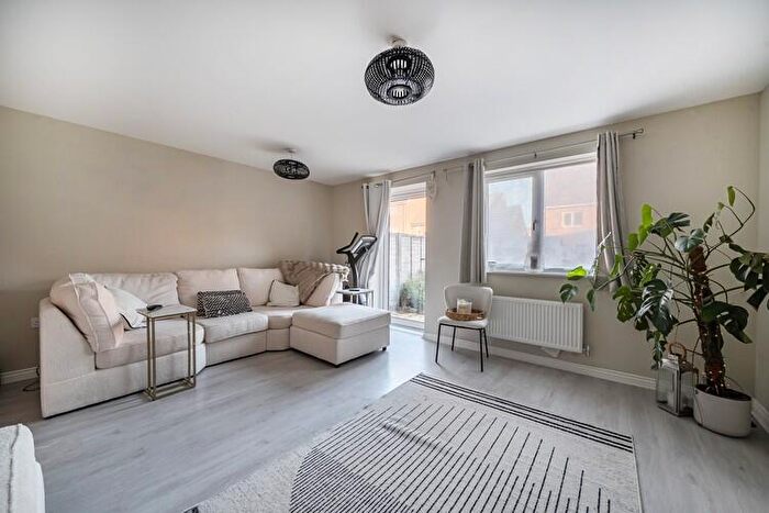 2 Bedroom Terraced House For Sale In Appleby Walk, Reading, Berkshire, RG7