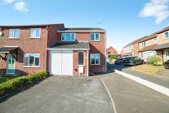 3 Bedroom Semi Detached House For Sale In Sidings Way, Alfreton, Derbyshire, DE55