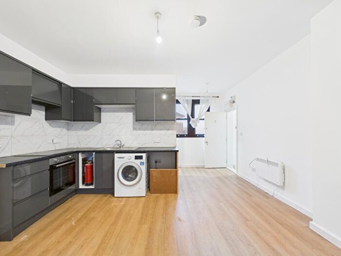 1 Bedroom Flat To Rent In Commercial Road, Portsmouth, PO1