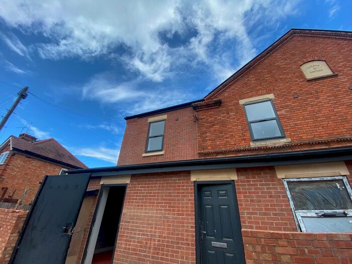 1 Bedroom Flat To Rent In Cyprus Road, Leicester, Leicestershire, LE2