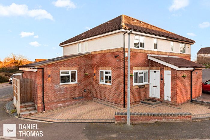 3 Bedroom Semi Detached House For Sale In Old Oaks, Waltham Abbey, EN9