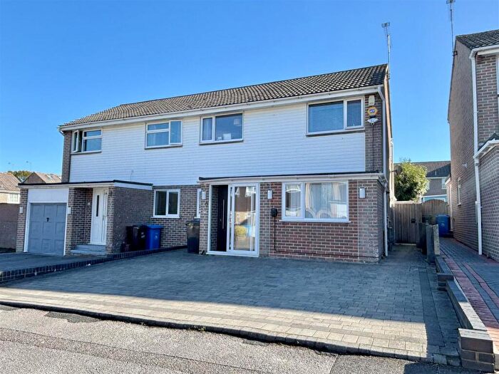 3 Bedroom Semi Detached House For Sale In Carisbrooke Crescent, Hamworthy, BH15