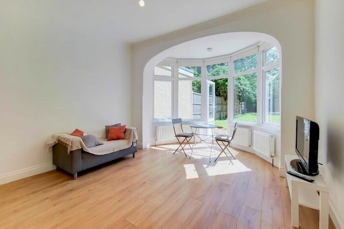 1 Bedroom Flat For Sale In Drewstead Road, Streatham Hill, London, SW16