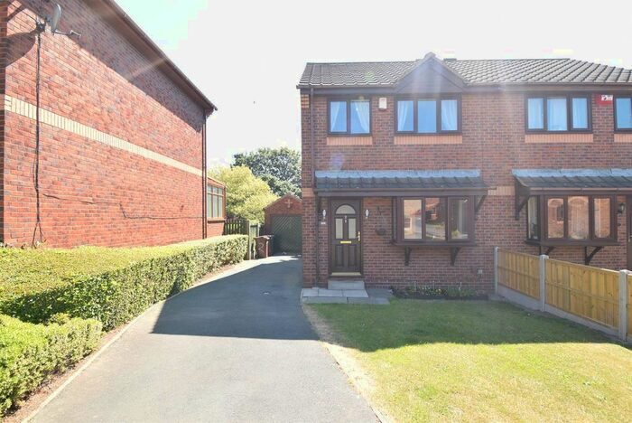 3 Bedroom Semi-Detached House To Rent In Owlett Mead Close, Thorpe, Wakefield, WF3