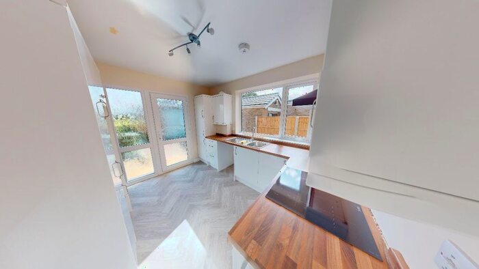 3 Bedroom Semi-Detached House To Rent In Meaux Road, Wawne, Hull, HU7