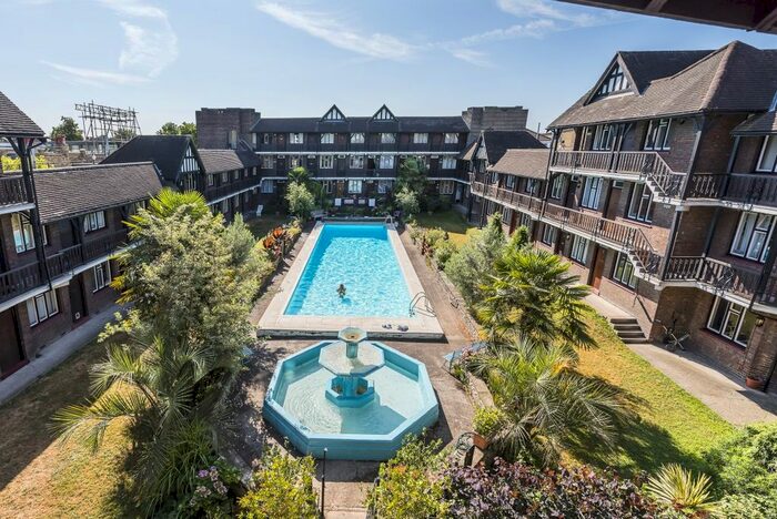 Studio To Rent In Tudor Close, Brixton Hill, London, SW2