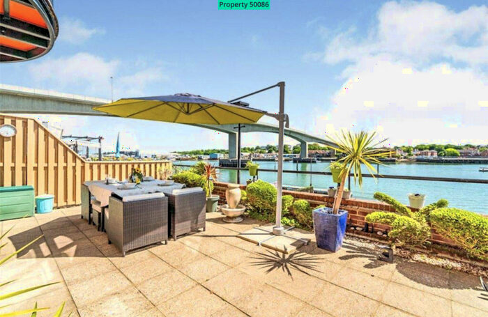 3 Bedroom Flat To Rent In Andes Close, Southampton, SO14