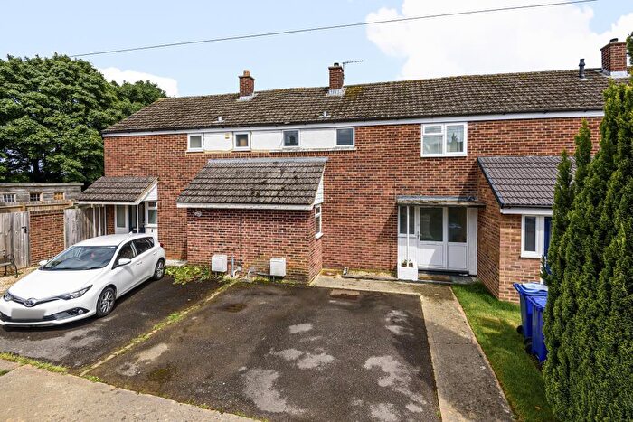 3 Bedroom Terraced House To Rent In Fairhaven Road, Bicester, OX27