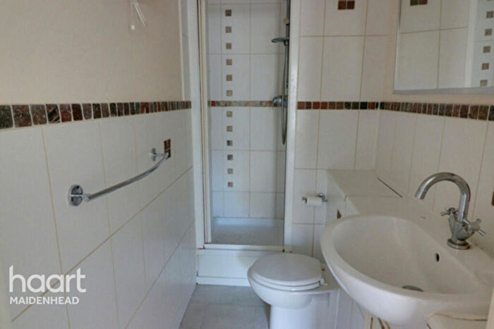 2 Bedroom Apartment For Sale In Kelvin Gate, Bracknell, RG12