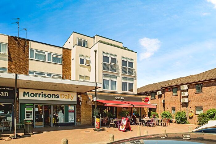 2 Bedroom Flat For Sale In Jansel Square, Aylesbury, HP21