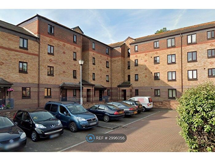2 Bedroom Flat To Rent In Garamond Court, Redcliffe, Bristol, BS1