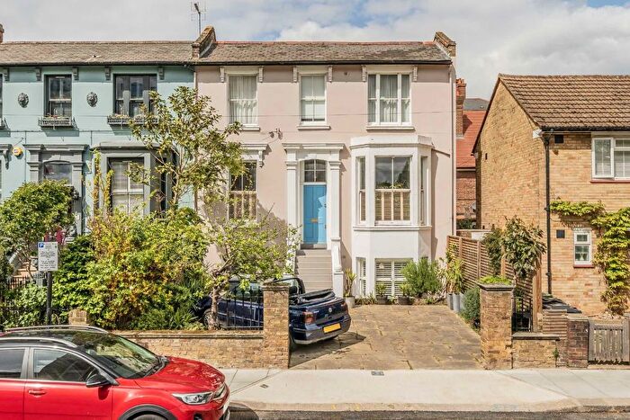 1 Bedroom Flat For Sale In Chancellors Road, Hammersmith, W6