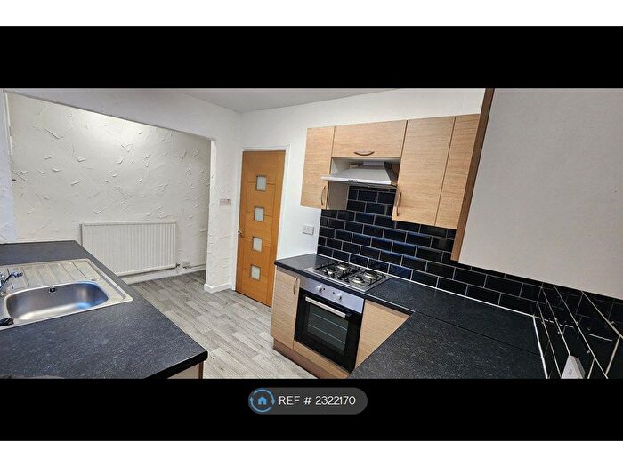 4 Bedroom Terraced House To Rent In Rutland Street, Ashton-Under-Lyne, OL6