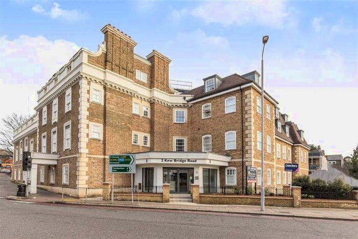 1 Bedroom Flat To Rent In Kew Bridge Road, Brentford TW8