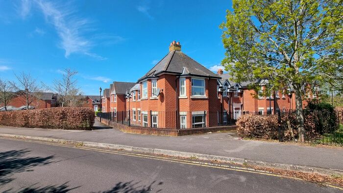 2 Bedroom Flat To Rent In Spire View, Salisbury, SP2