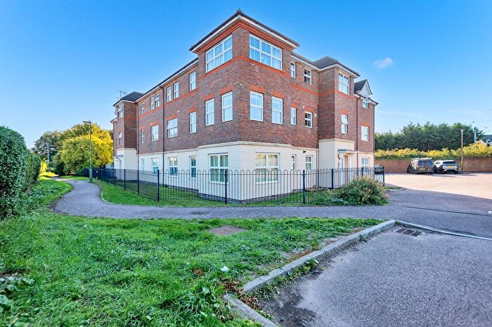 2 Bedroom Flat For Sale In Titchmarsh Close, Royston, SG8