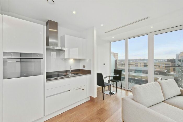 Studio To Rent In Crossharbour Plaza, London, E14
