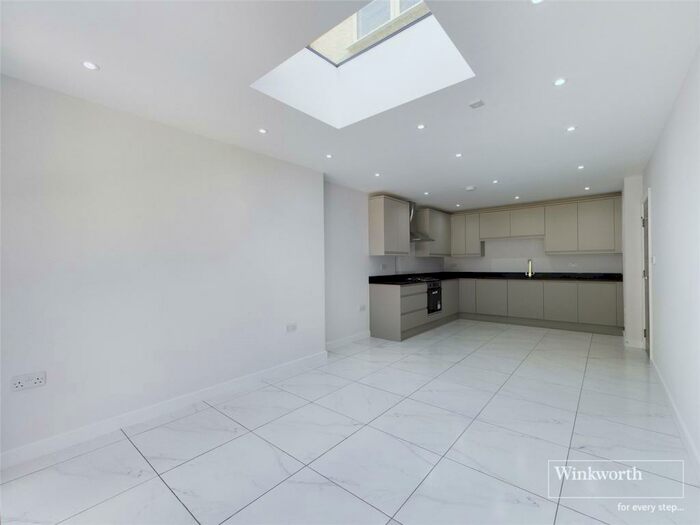 3 Bedroom Apartment To Rent In Ravenscroft Avenue, Wembley, HA9