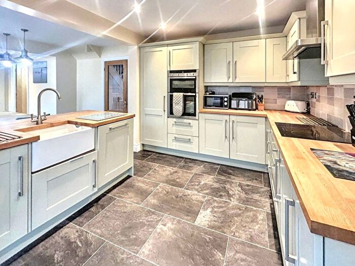 4 Bedroom Link Detached House For Sale In Oakley Close, Annitsford, Cramlington, NE23