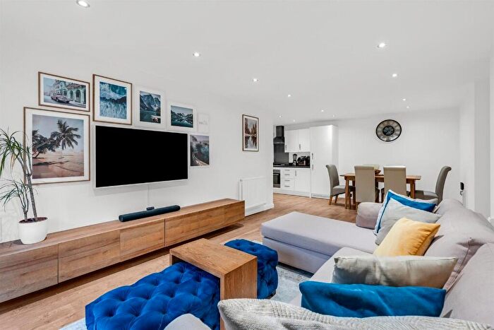 2 Bedroom Flat To Rent In Constables Way, Hertford, Hertfordshire, SG13