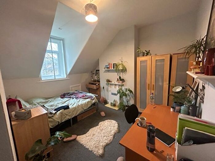 7 Bedroom Property To Rent In Regent Park Terrace, Hyde Park, Leeds, LS6