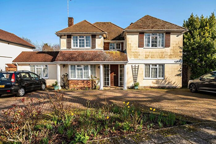 4 Bedroom Detached House For Sale In Poyntell Crescent, Chislehurst, BR7