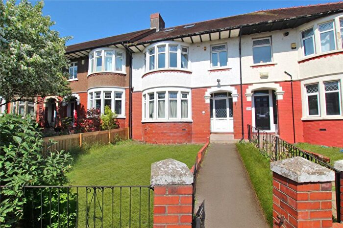 3 Bedroom Semi-Detached House For Sale In Melrose Avenue, Penylan, Cardiff, CF23