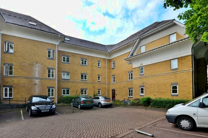 2 Bedroom Flat To Rent In Century Court, Woking, GU21
