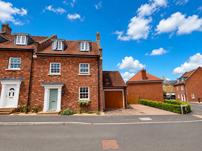 4 Bedroom Semi-Detached House For Sale In Halyars Way, Yeovil, BA21