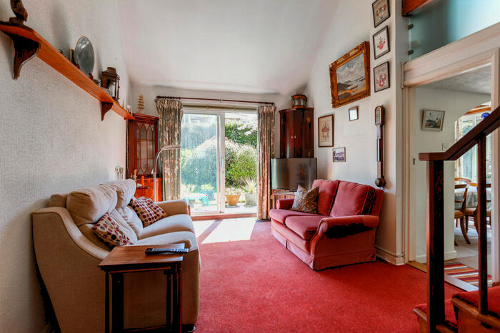 5 Bedroom Detached House For Sale In Lock Lane, Chichester, PO20