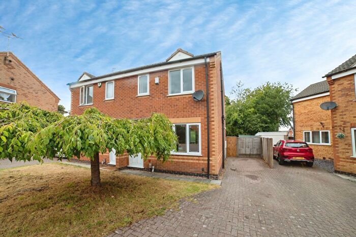 3 Bedroom Semi-Detached House For Sale In Earlswood Drive, Mansfield, Nottinghamshire, NG18