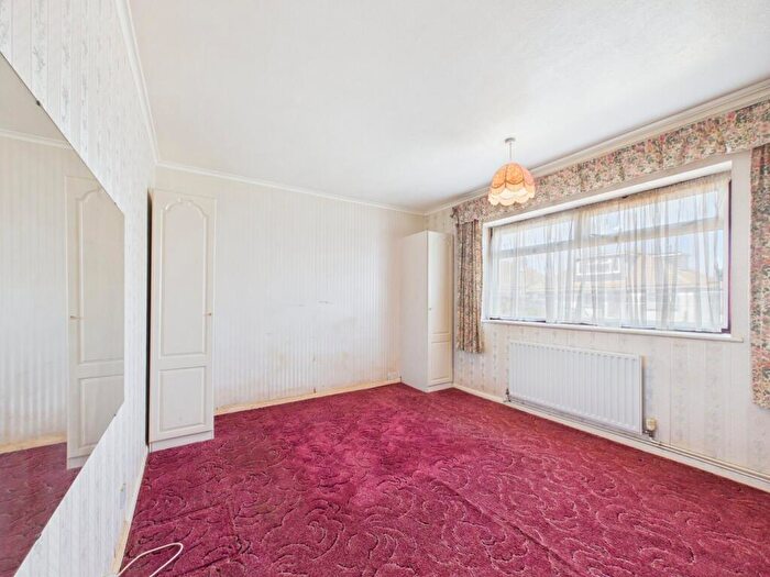 3 Bedroom Detached Bungalow For Sale In Magnolia Avenue, Margate, CT9 - Photo 6