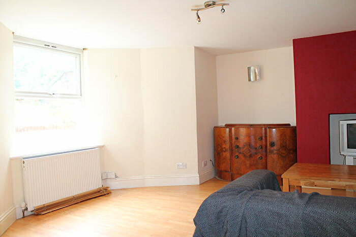 1 Bedroom Property To Rent In Hyde Park Road, Hyde Park, Leeds, LS6