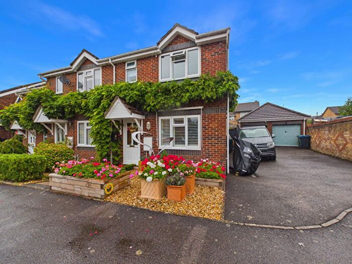 3 Bedroom Semi-Detached House For Sale In Park Close, Calne, SN11