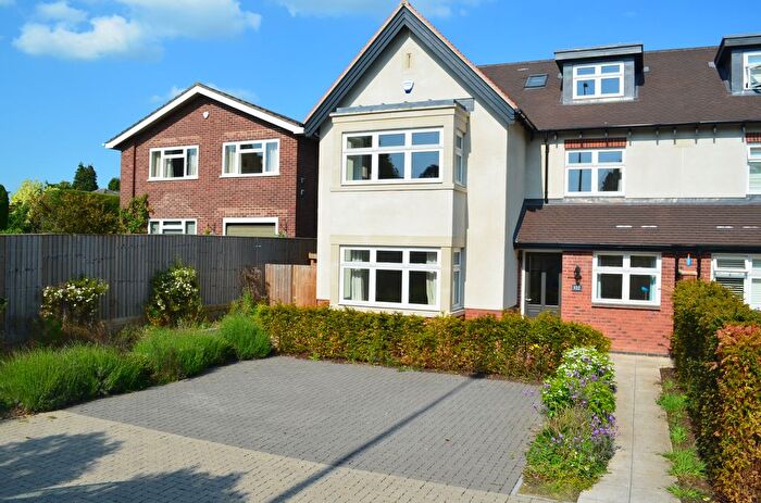 4 Bedroom Semi-Detached House To Rent In Banbury Road, Oxford, Oxfordshire, OX2