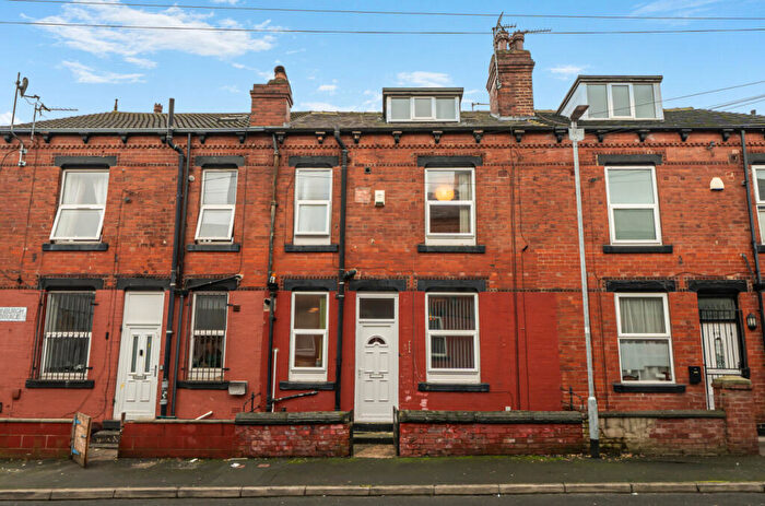 2 Bedroom Terraced House For Sale In Edinburgh Terrace, Leeds, LS12