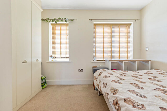 2 Bedroom House For Sale In Pecketts Gate, Chichester, West Sussex, PO19