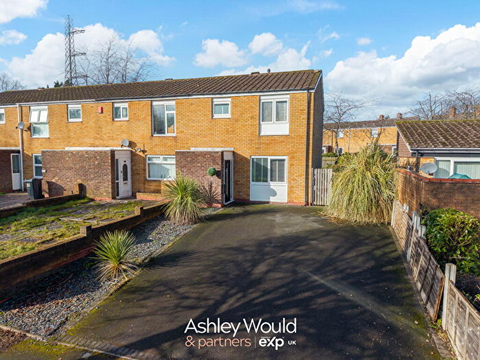 3 Bedroom End Of Terrace House For Sale In Kitswell Gardens, Birmingham, B32