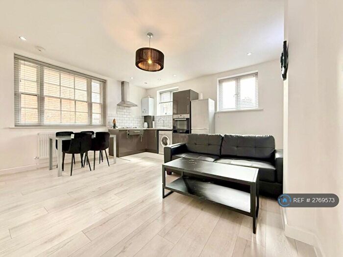 1 Bedroom Flat To Rent In Kennington Road, London, SE11