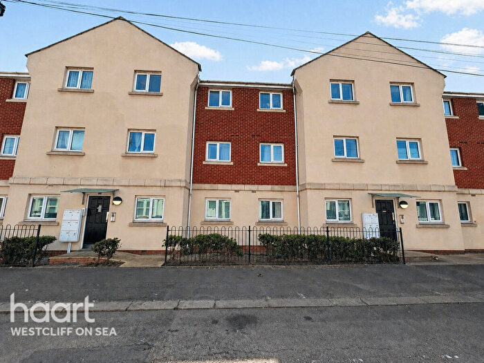 2 Bedroom Apartment For Sale In Guildford Road, Southend-On-Sea, SS2