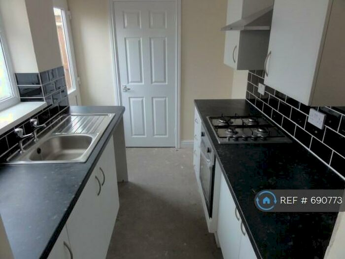 2 Bedroom End Of Terrace House To Rent In Holborn Hill, Birkenhead, CH41