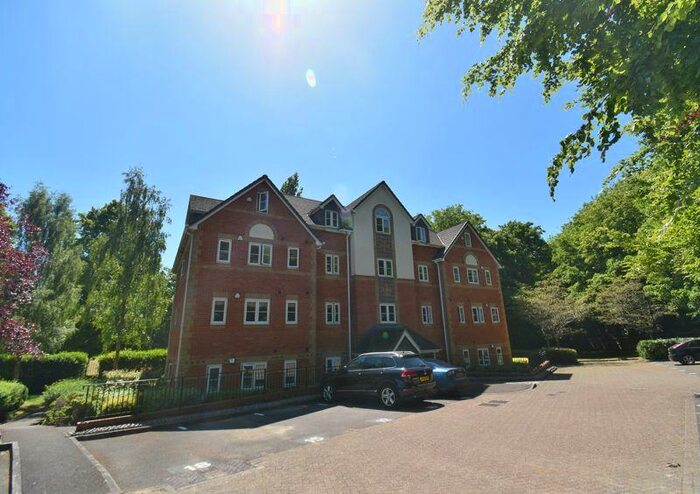 2 Bedroom Flat To Rent In Millenium Court, Basingstoke, RG21