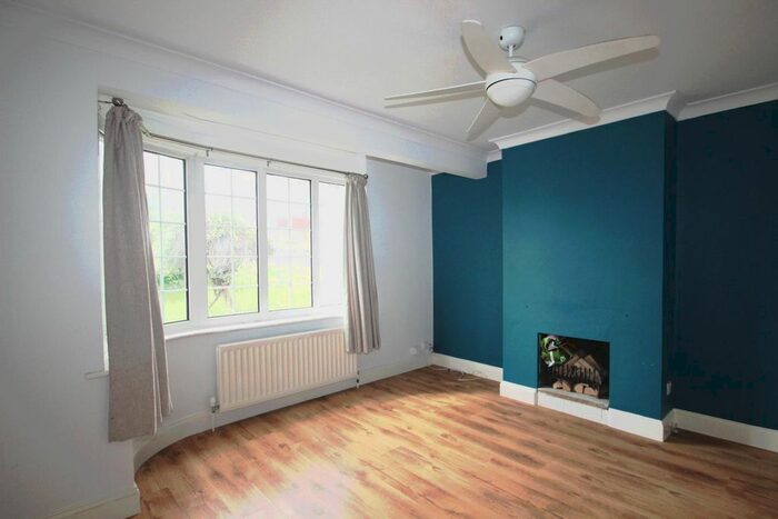 2 Bedroom Maisonette To Rent In Cray Valley Road, St Pauls Cray, BR5