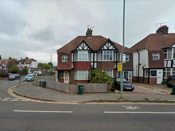 2 Bedroom Flat To Rent In Old Shoreham Road, Hove, East Sussex, BN3