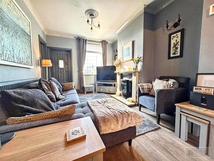 3 Bedroom Semi-Detached House For Sale In Ostlers Lane, Cheddleton, ST13