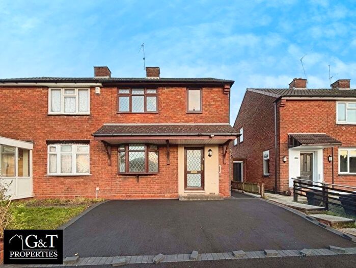 3 Bedroom Semi-Detached House To Rent In Bromley, Brierley Hill, DY5