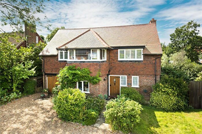 4 Bedroom Detached House To Rent In Walton Park, Walton-on-Thames, Surrey, KT12