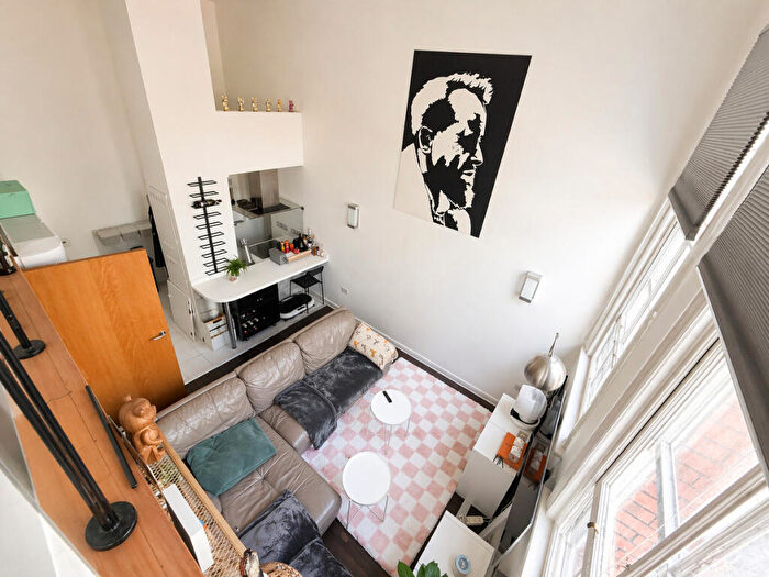 2 Bedroom Apartment For Sale In Euclid Street, Swindon, SN1