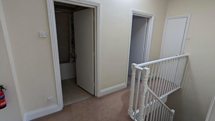 2 Bedroom Flat To Rent In Canute Road, Southampton, Hampshire, SO14